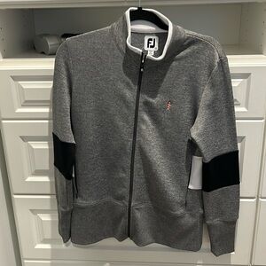 Footjoy golf jacket women’s, size small. Roomy fit, light weight.